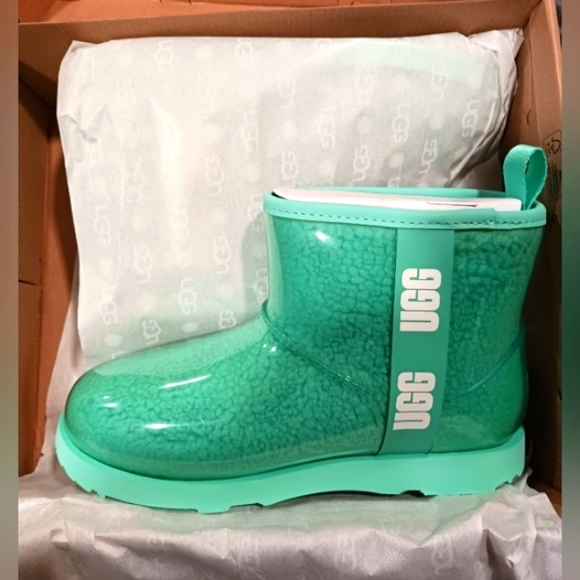 🔥 Todays Special Ugg Classic Clear Mini Waterproof Boots size 6 Youth/7.5 Women - Picture 7 of 13
